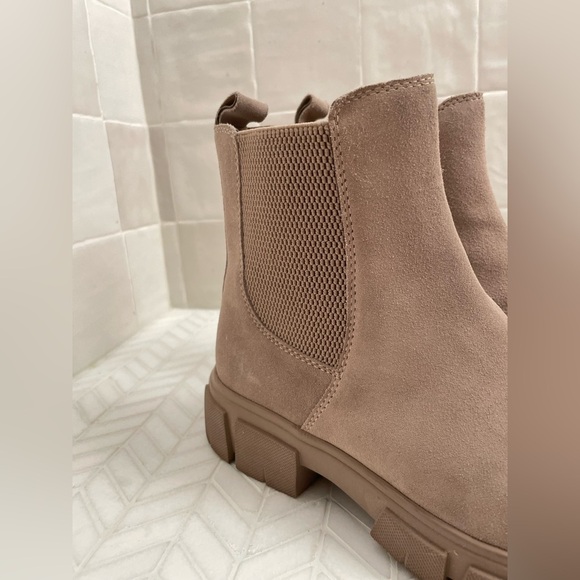 Women's Tan Ankle Boots - Picture 5 of 14